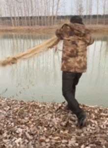 撒个网把自己撒进鱼塘里去了