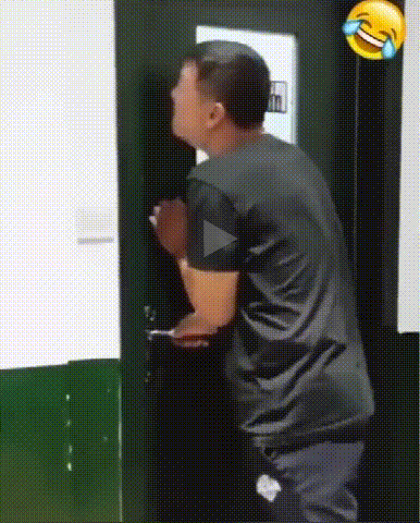 门把手装反了，死活打不开