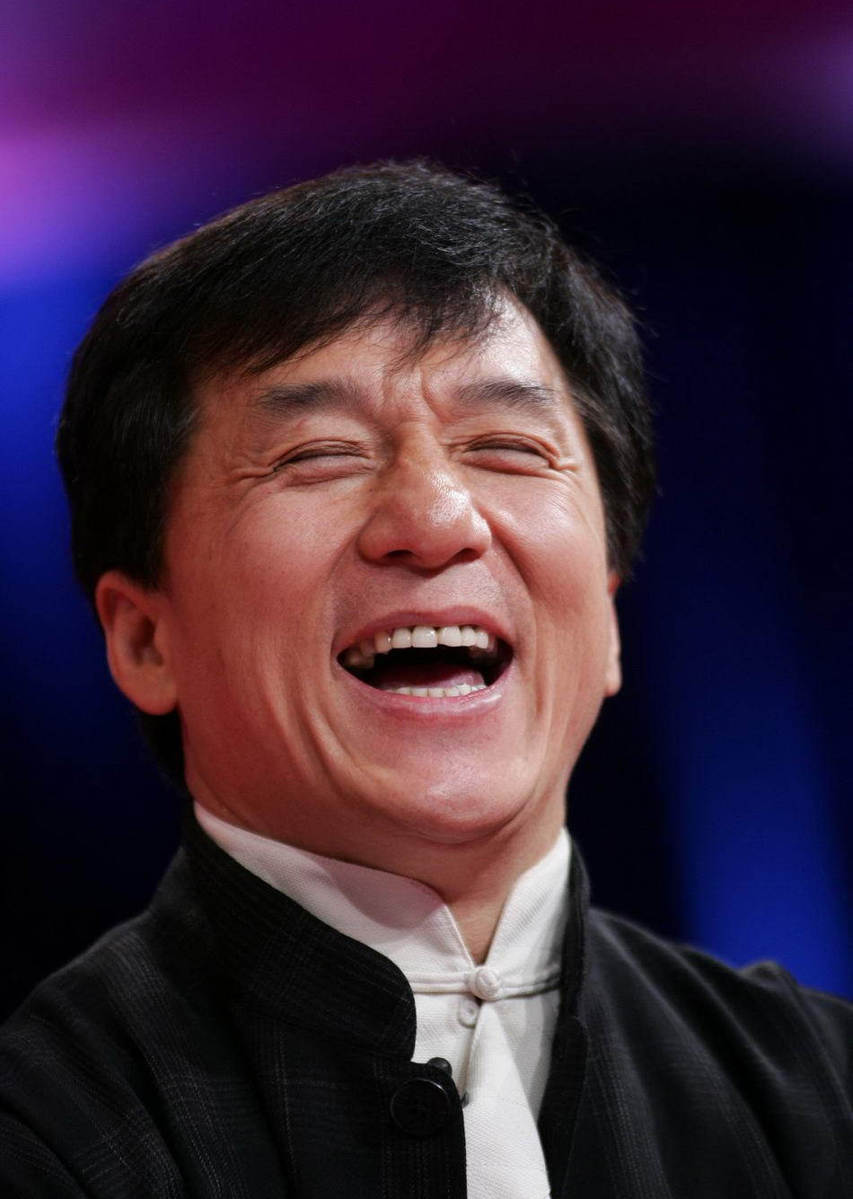 哈哈大笑的成龙