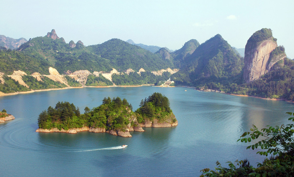 最美丽的湖中小岛