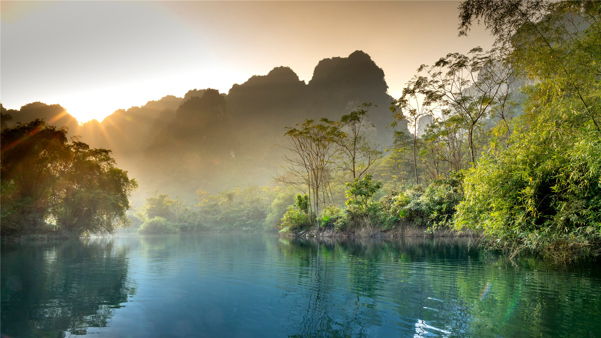 让人沉醉的美丽湖景