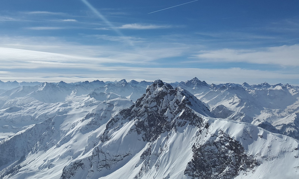 连绵不断的雪山，风光无限美好