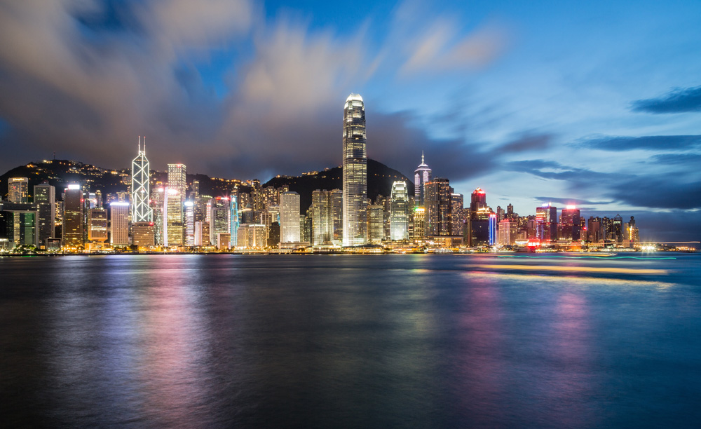 美丽繁华的香港维多利亚港夜景图片
