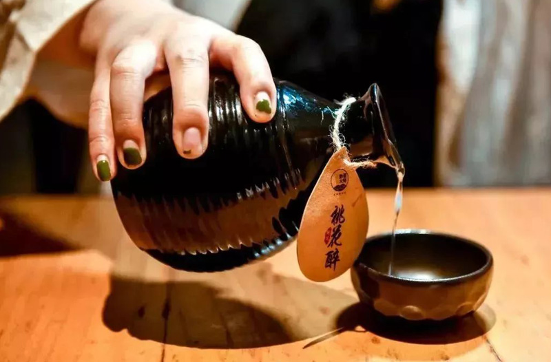 请你喝一瓶陈酿老酒
