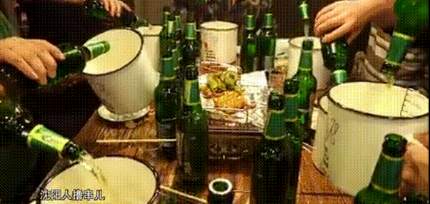 撸串喝酒，人越多越尽兴