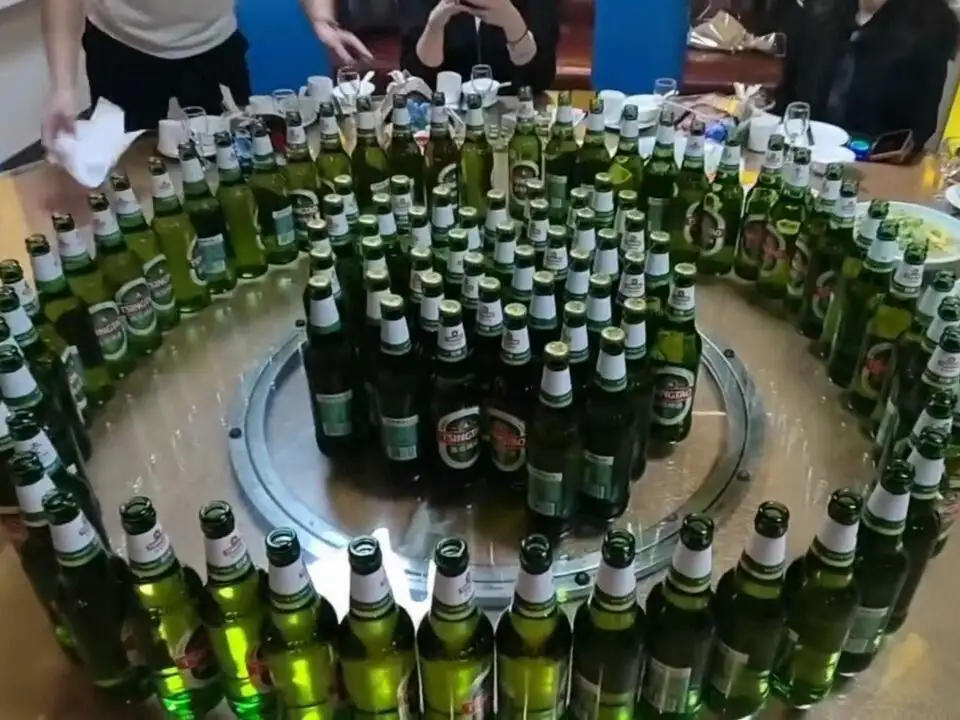 今晚啤酒管够，喝不完不下场