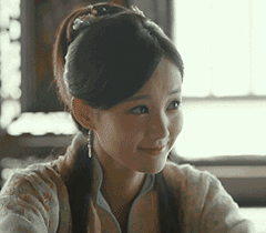谁把美女逗笑了？心里乐开了花