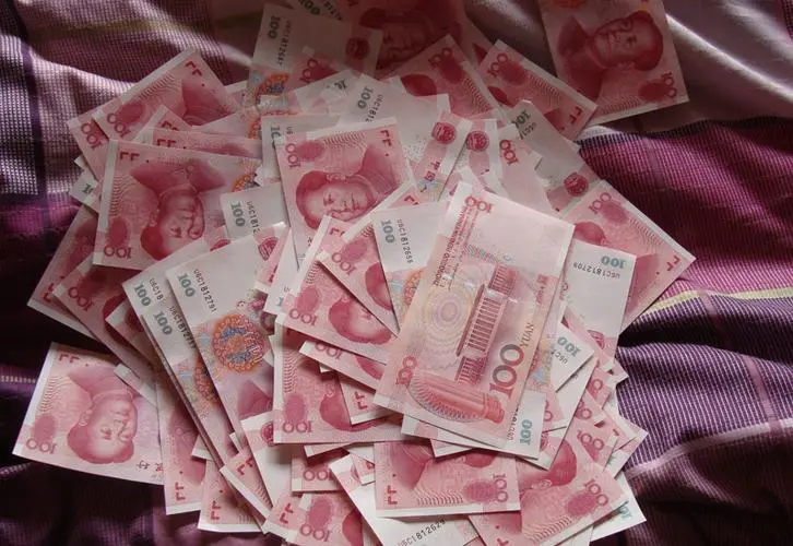 没事就喜欢在床上数钱，这种感觉挺好