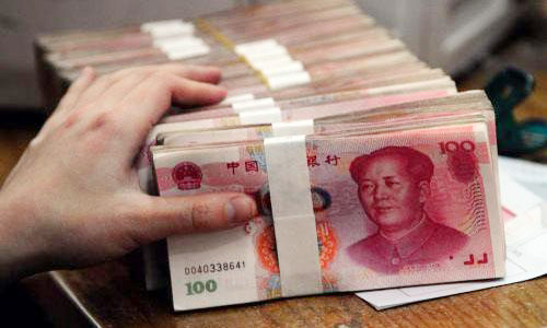 一万一叠的百元人民币