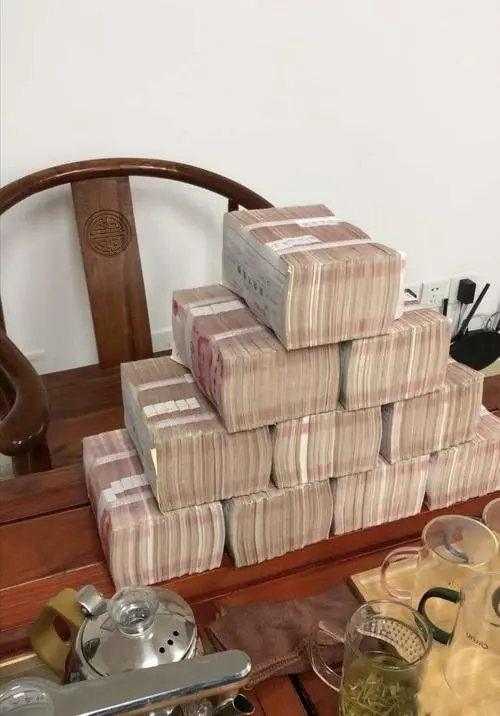 谈成一笑生意，赚了点小钱