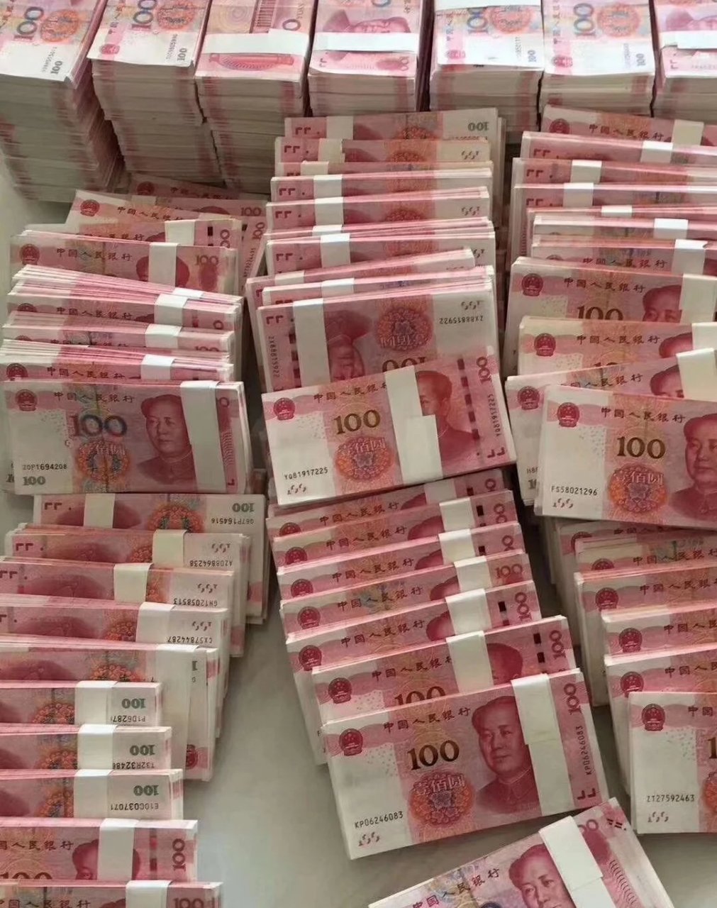 公司财务室存放着大量的现金