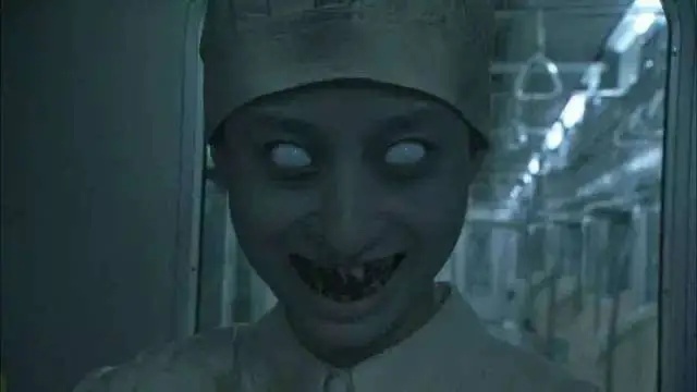 戴白帽子的白眼女鬼