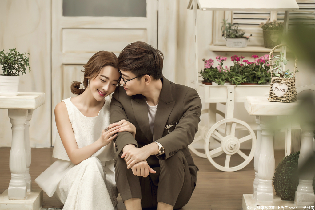 幸福甜蜜的婚纱照片