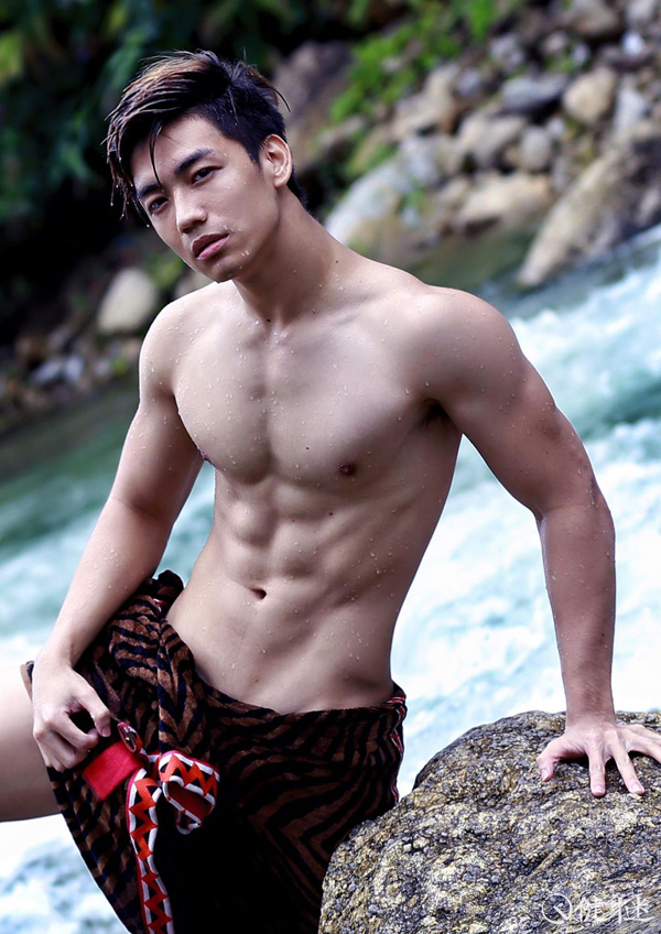 酷酷帅帅的肌肉美男