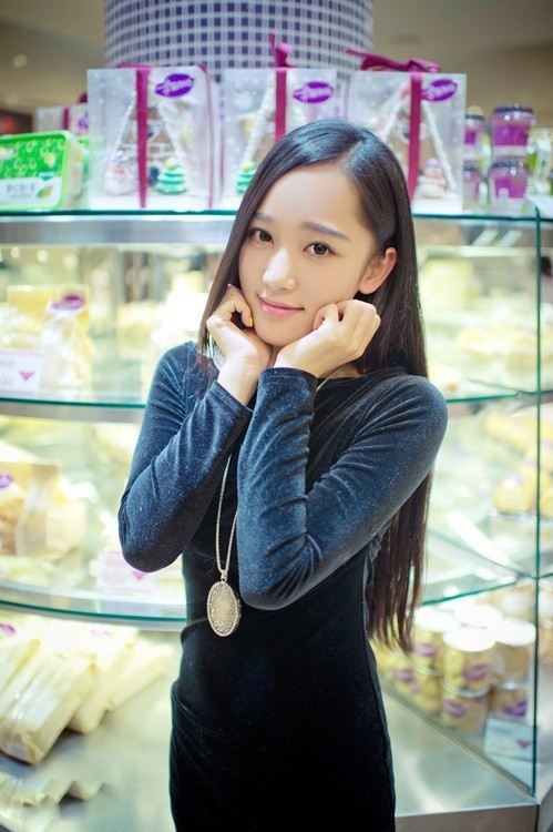 漂漂亮亮的邻家妹子