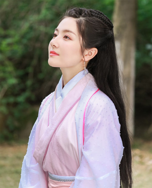 长相清秀的古装女孩