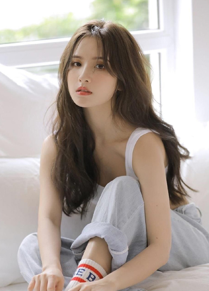 这应该是大多数男生喜欢的女生类型吧