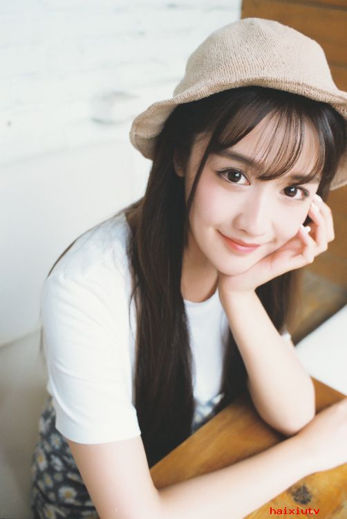 戴帽帽的小靓妹