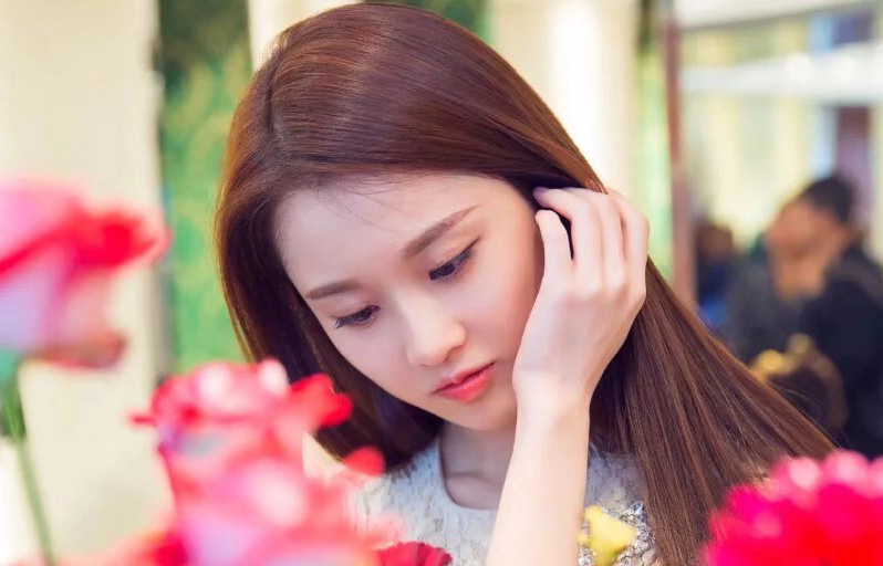 像鲜花一样美丽的女生
