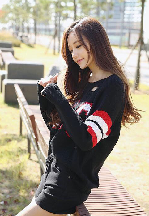 青春靓丽的长发女生