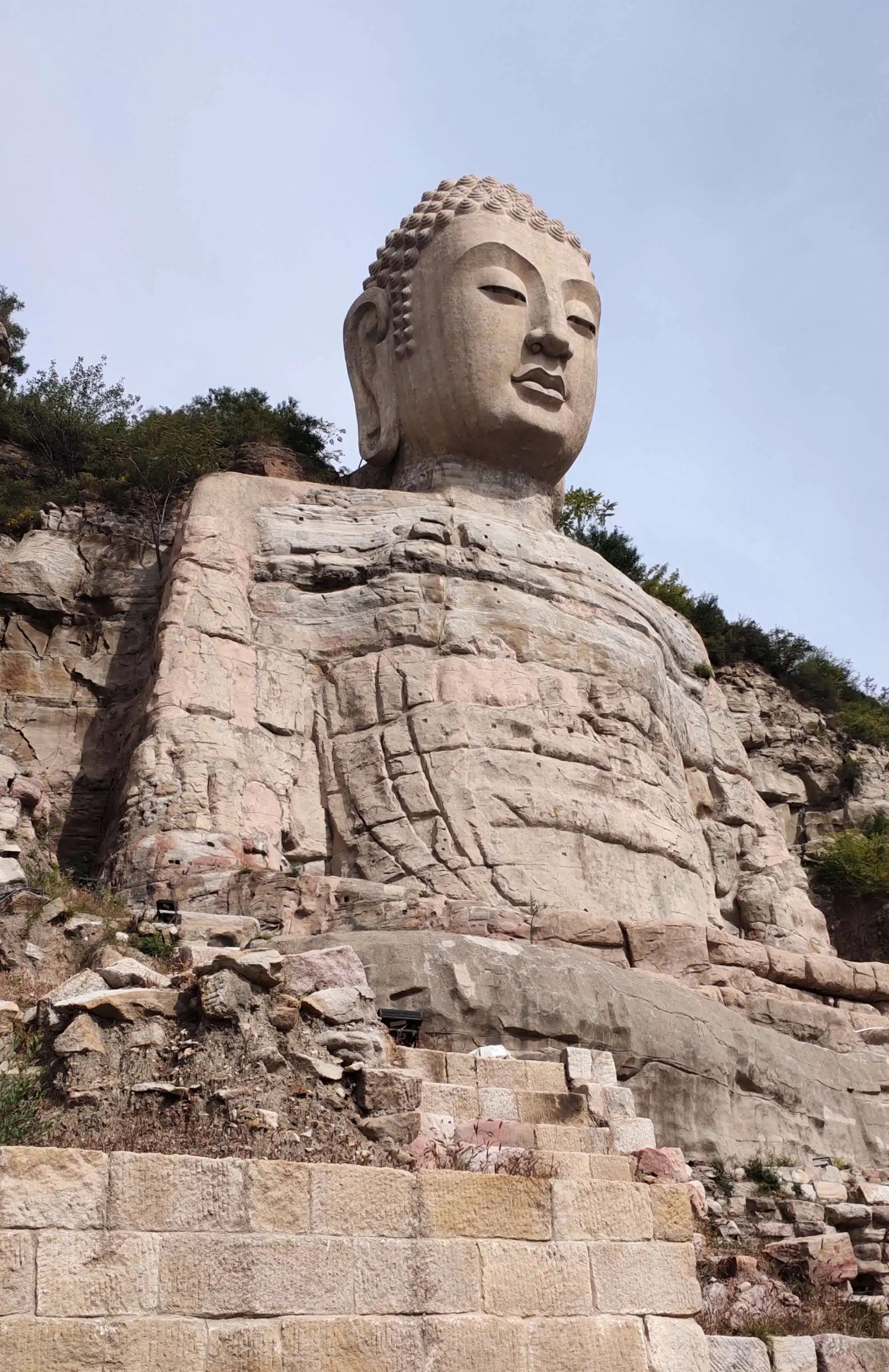 山西太原的蒙山大佛