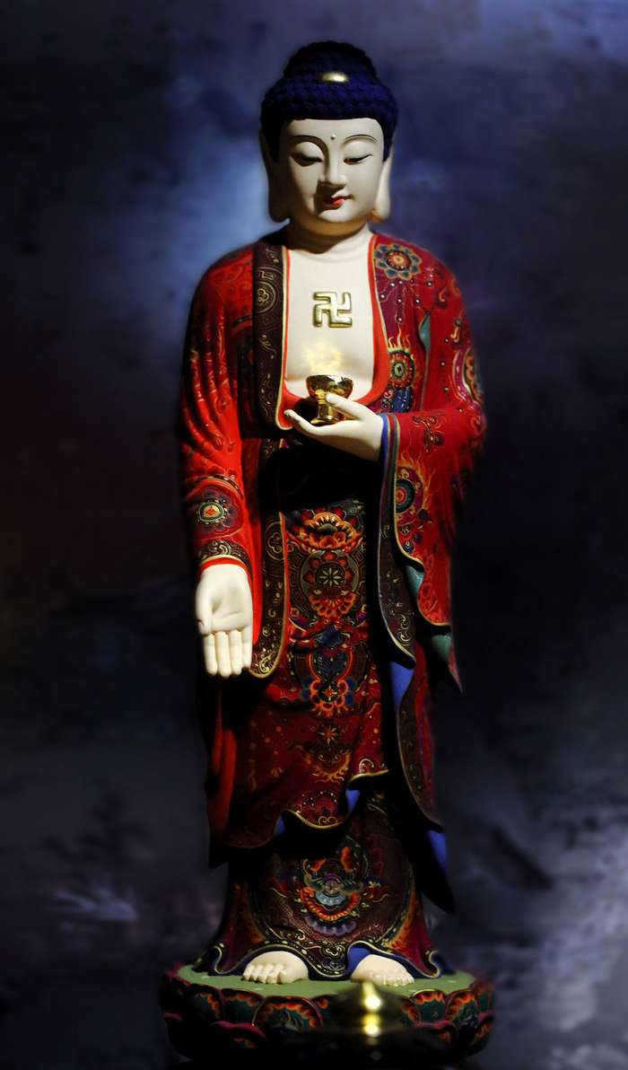 彩色的释迦摩尼佛像图片