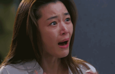 美女激动得不停的争论