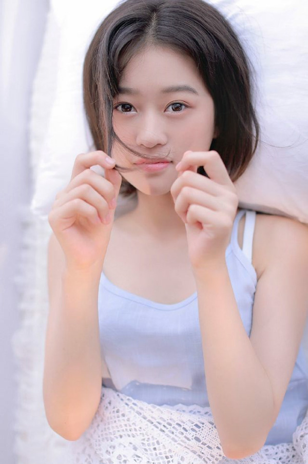 肤白貌美的漂亮女生