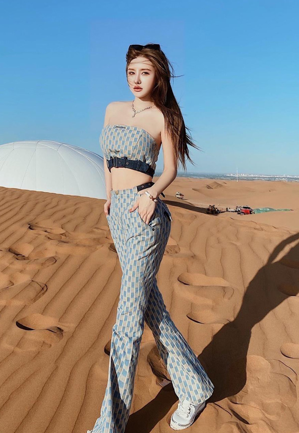 身材好颜值高的长腿美女