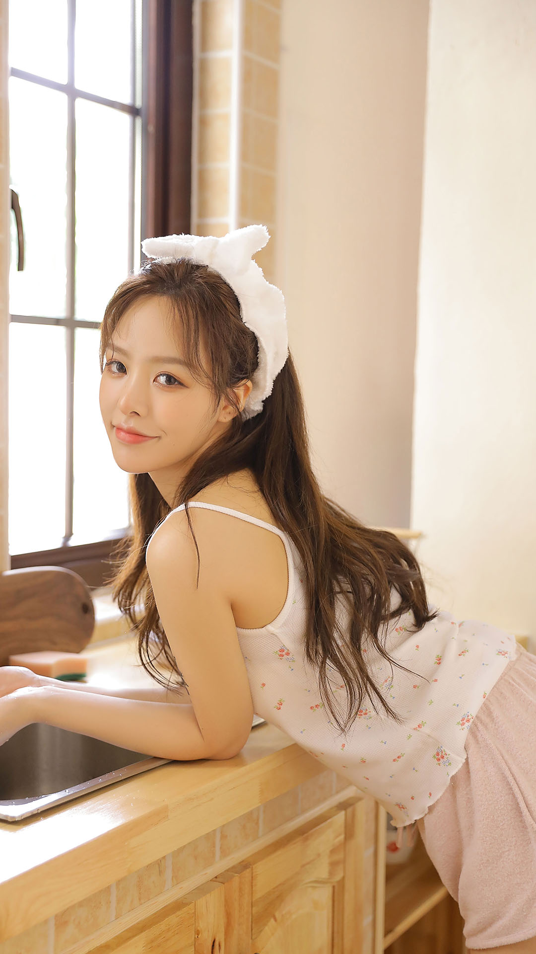 居家美女爱厨房爱生活