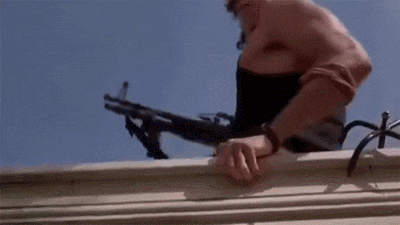 假装从很高的围墙跳下来